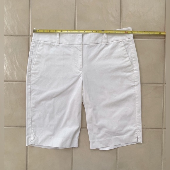 Ann Taylor - Devin Fit White Shorts - US Size 8 - Picture 5 of 7